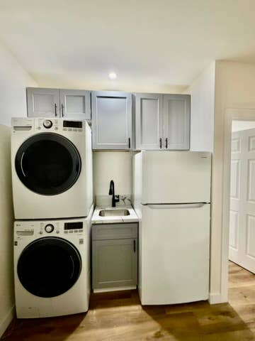 FULLY FURNISHED PRIVATE ROOM