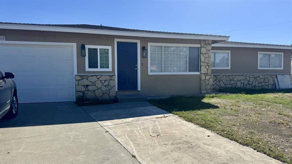 FULLY FURNISHED PRIVATE ROOM