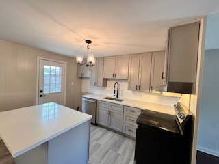 3Br 2Ba 1/2 Duplex available