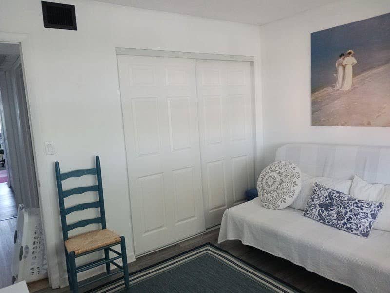 Looking for (babysitting) roommate