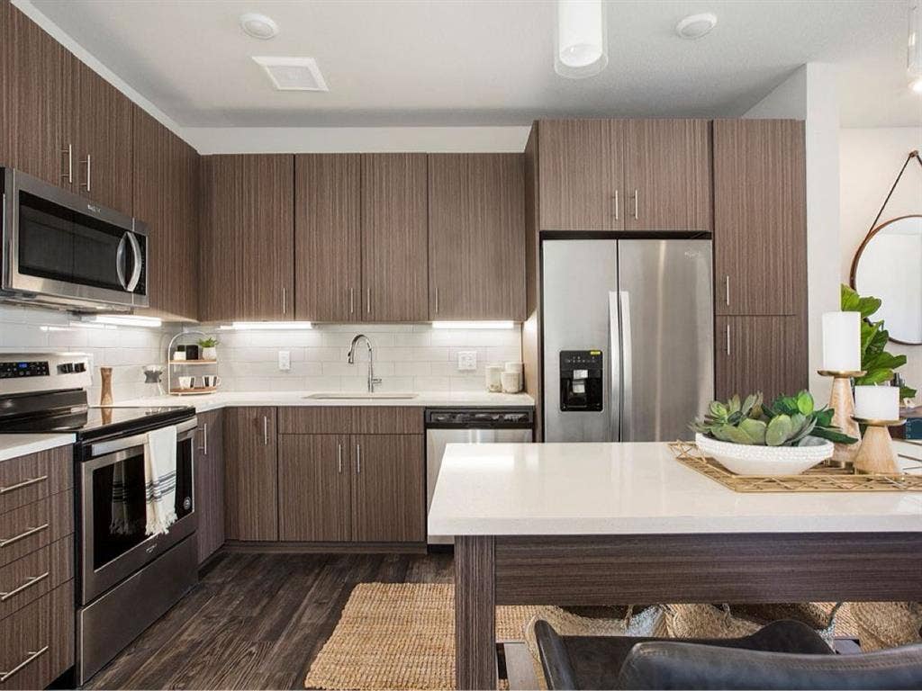 👀4 Roommate in Castle Rock