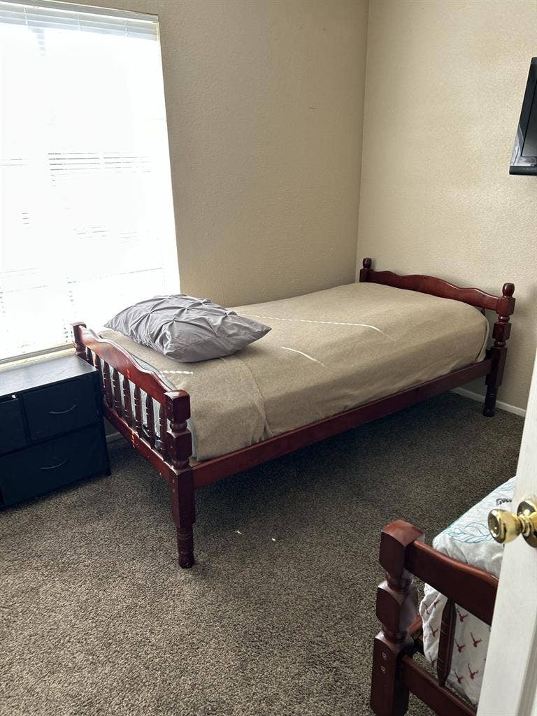 Shared room for rent