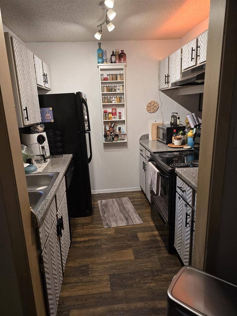 6 month sublet 4/1-9/30