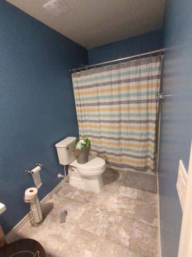 Private room and bath in house