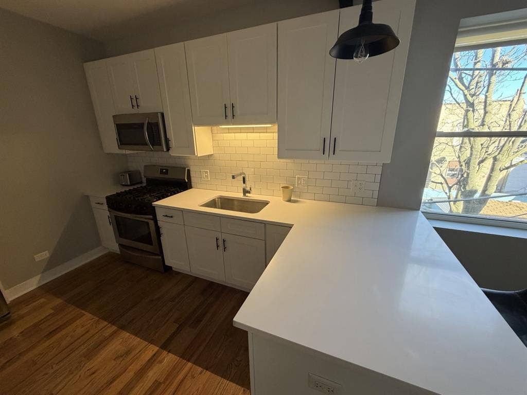 Private Bedrooms in Pilsen!