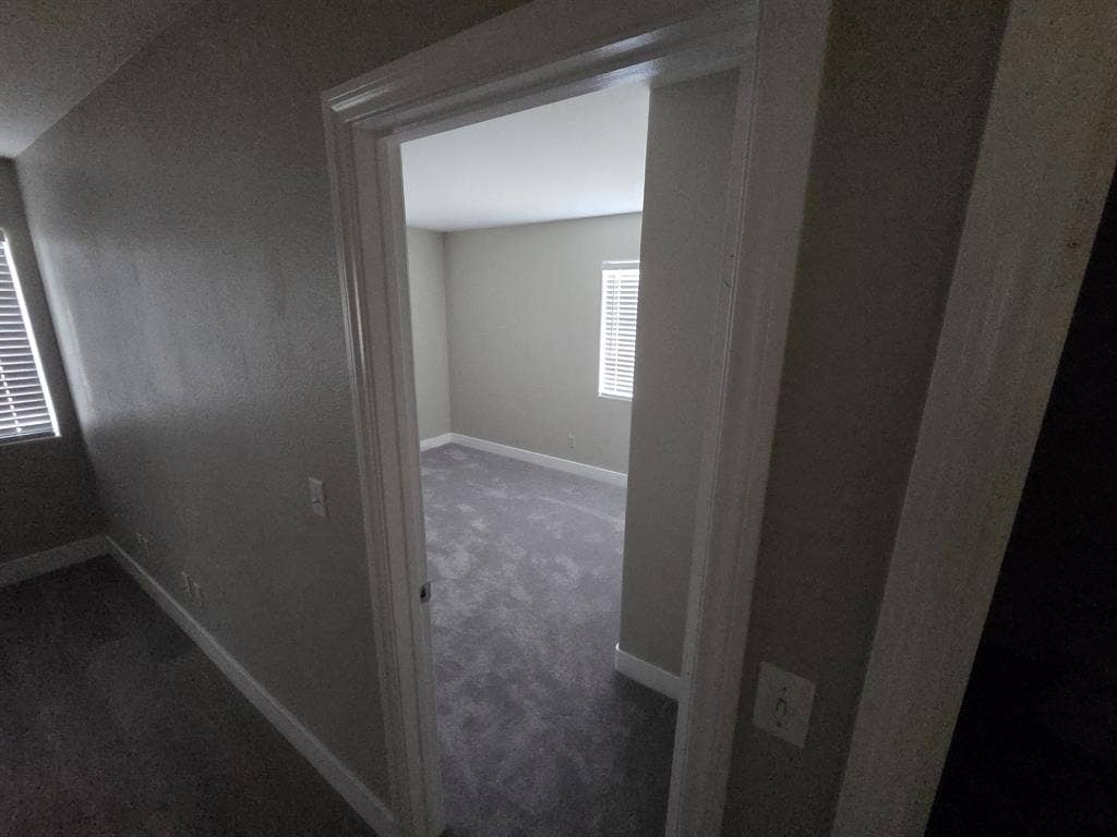 2 Rooms Avaliable for Rent