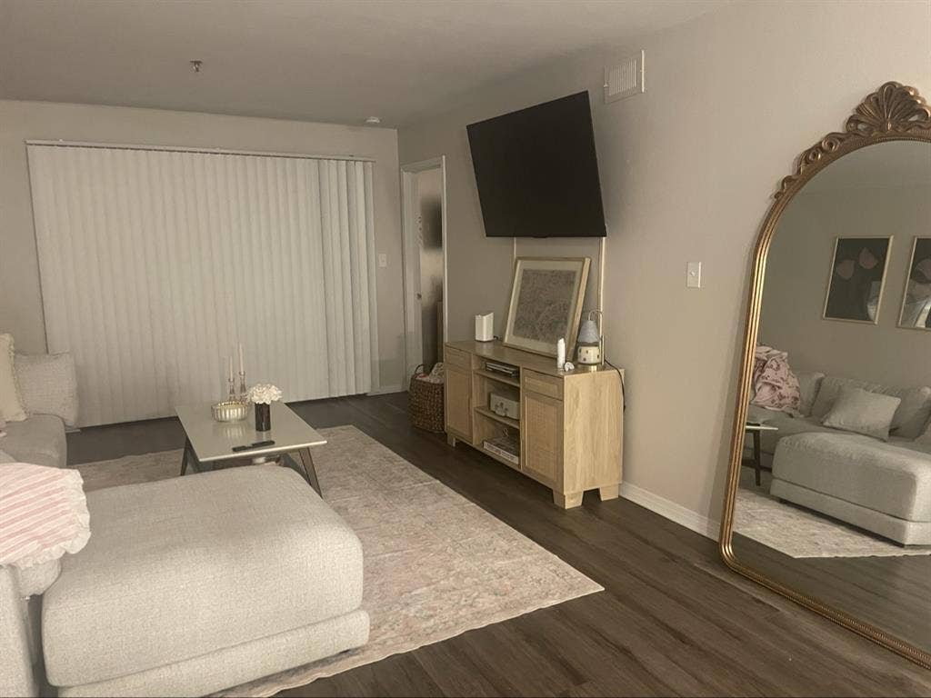 Summer Sublease Avaliable May- Aug