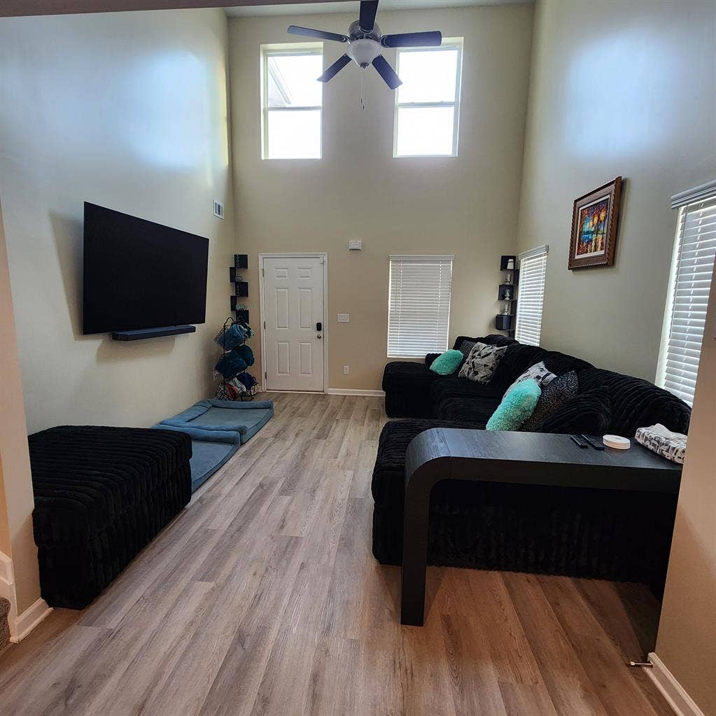 Private Room, Shared Bath (Room 2)