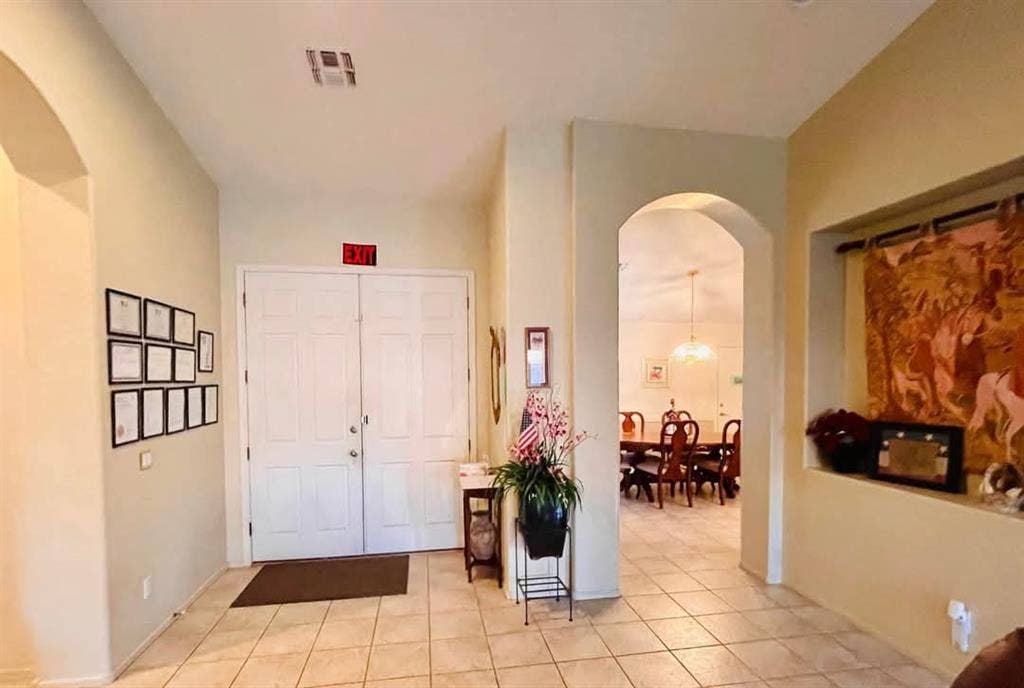 Medium Room for Rent