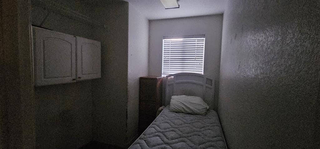 Small Room for Rent
