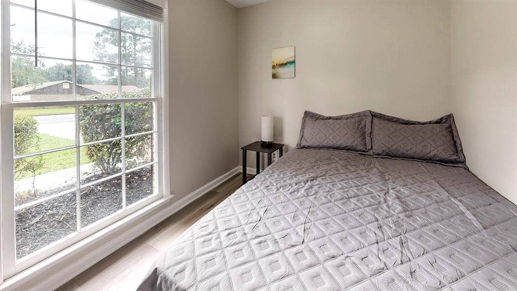 8 BR in College Park