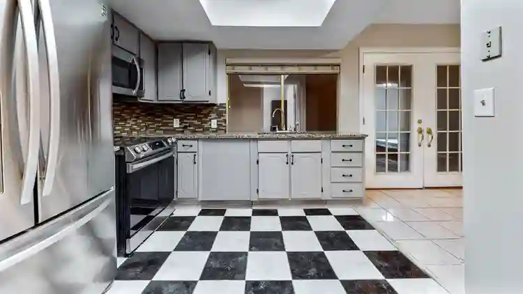 8 BR in College Park