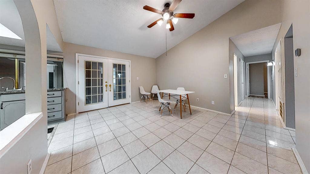 8 BR in College Park