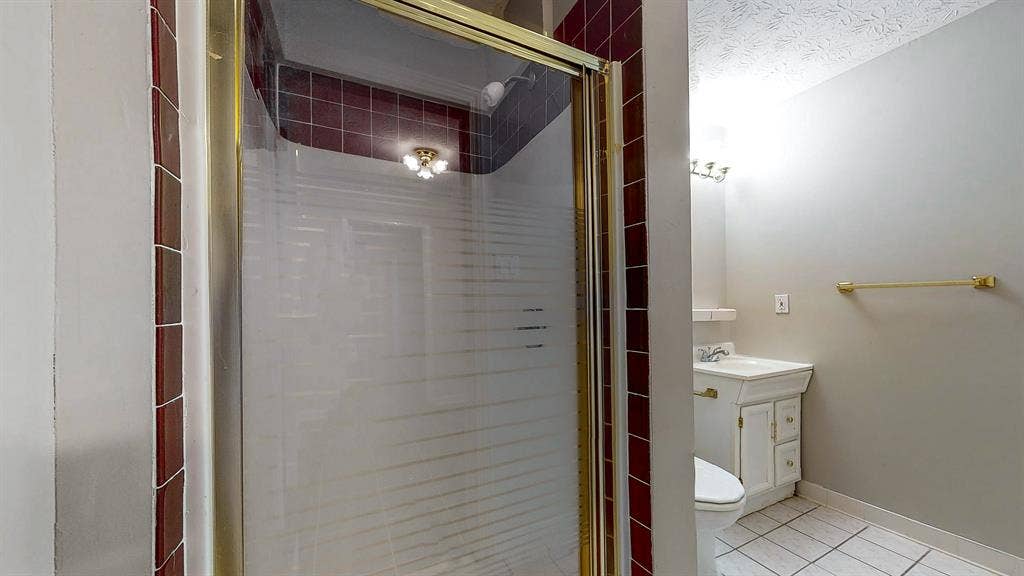 8 BR in College Park