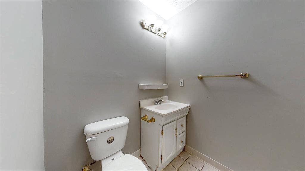 8 BR in College Park