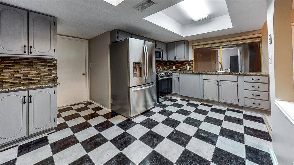 8 BR in College Park