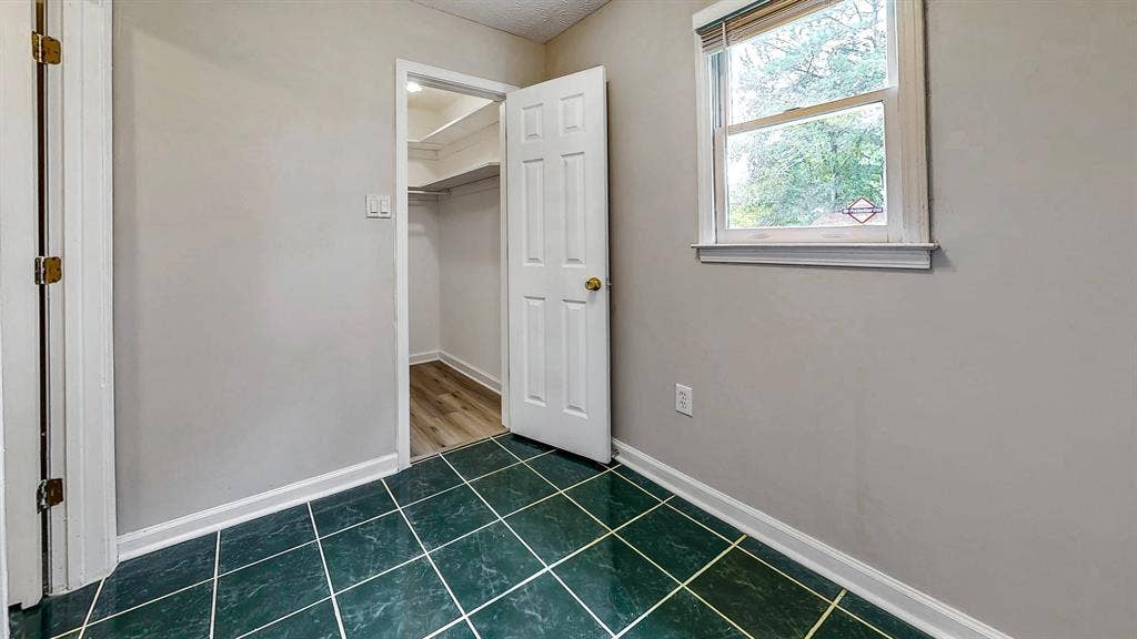 8 BR in College Park