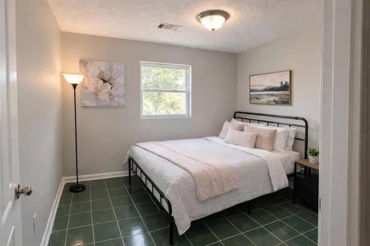 8 BR in College Park
