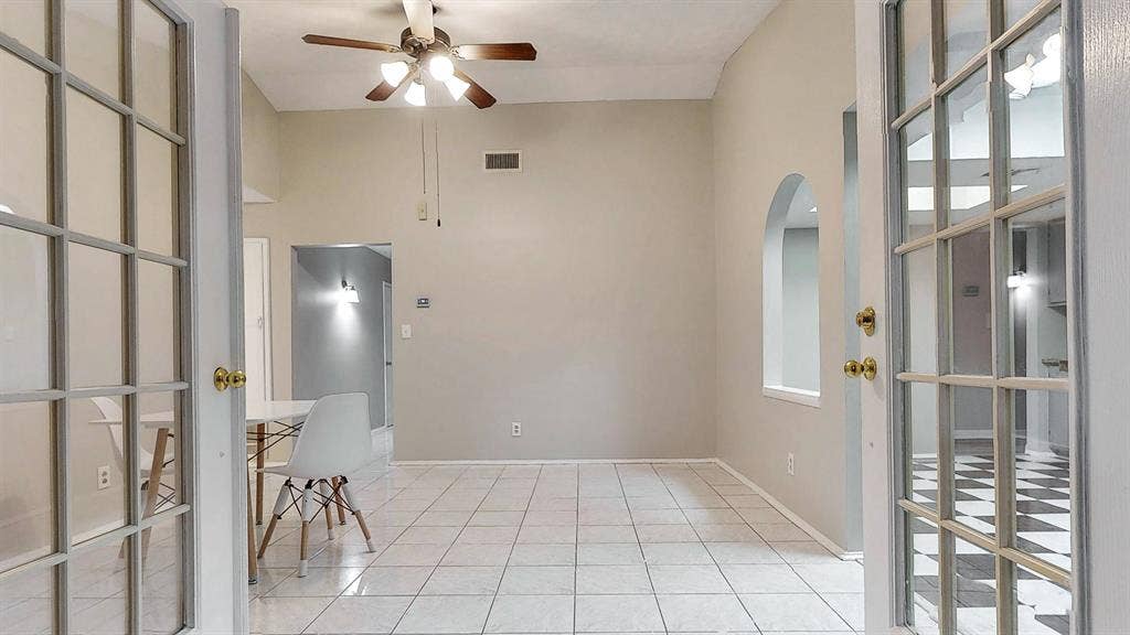 8 BR in College Park