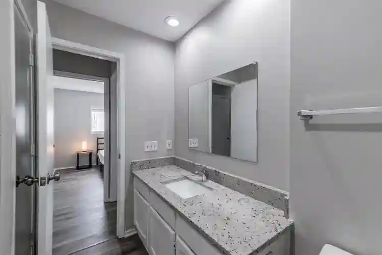 8 BR in Arlington