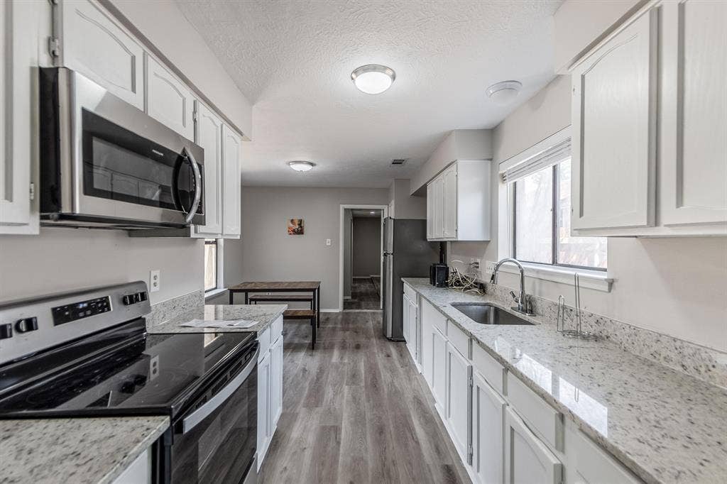 8 BR in Arlington