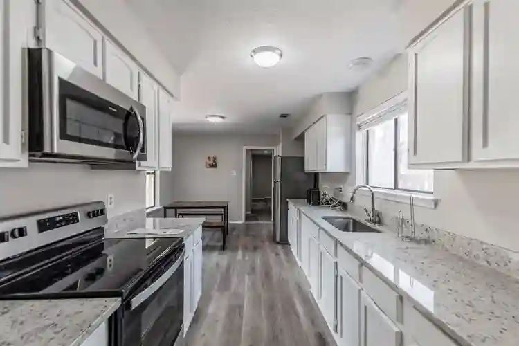 8 BR in Arlington