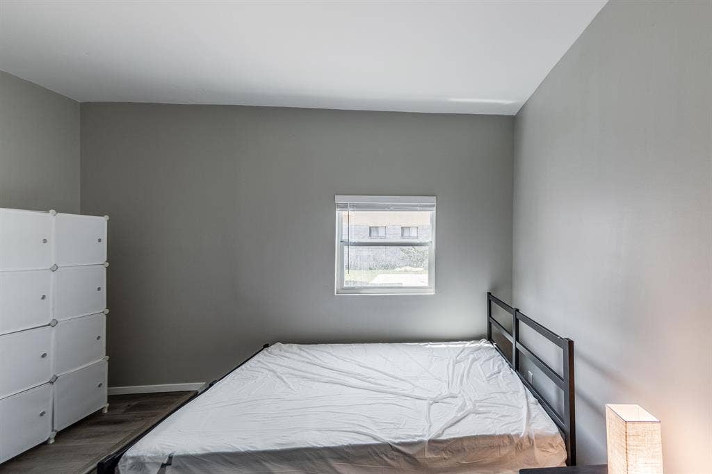 8 BR in Arlington