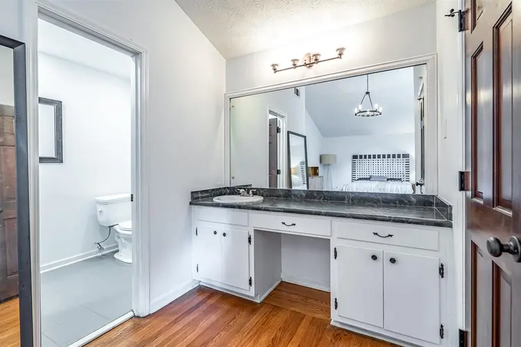 6 BR in Stone Mountain