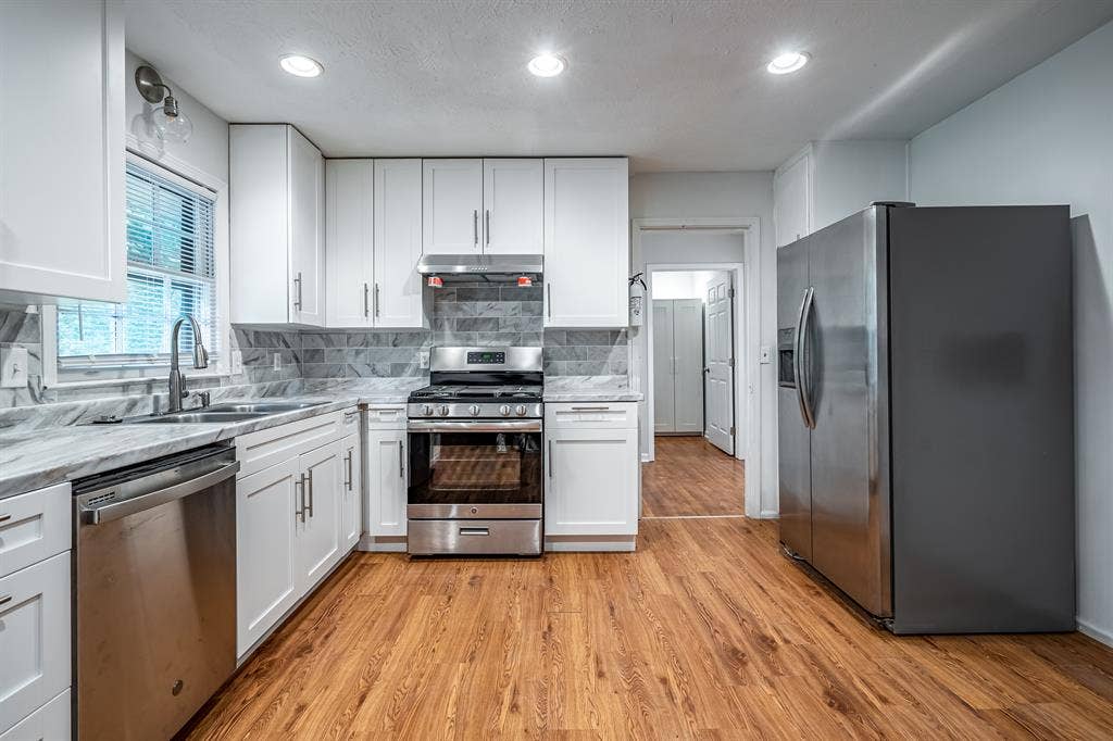6 BR in Stone Mountain
