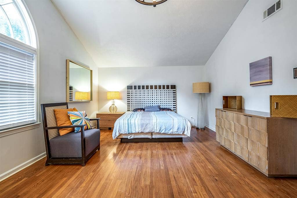 6 BR in Stone Mountain