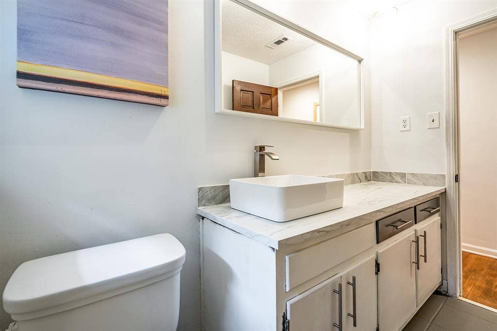 6 BR in Stone Mountain