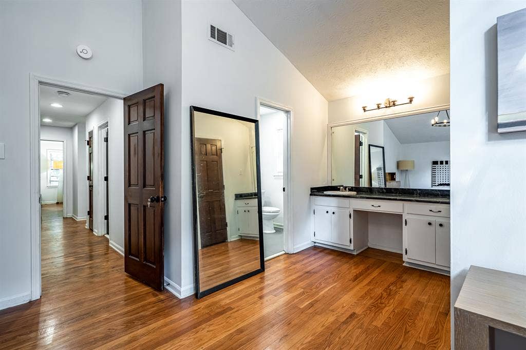 6 BR in Stone Mountain