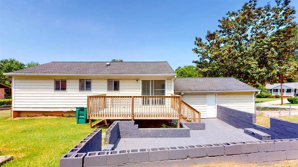 9 BR in Jonesboro