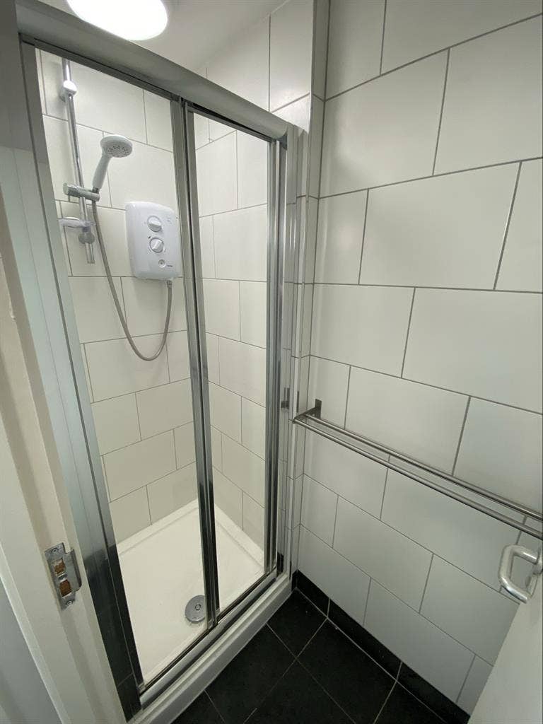 Large Furnished Room in Shared Flat