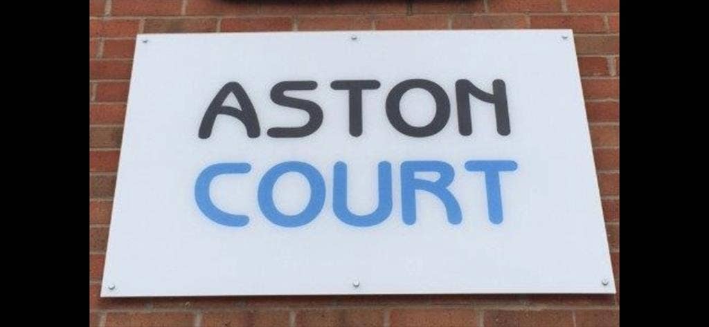 Large Furnished Room in Shared Flat