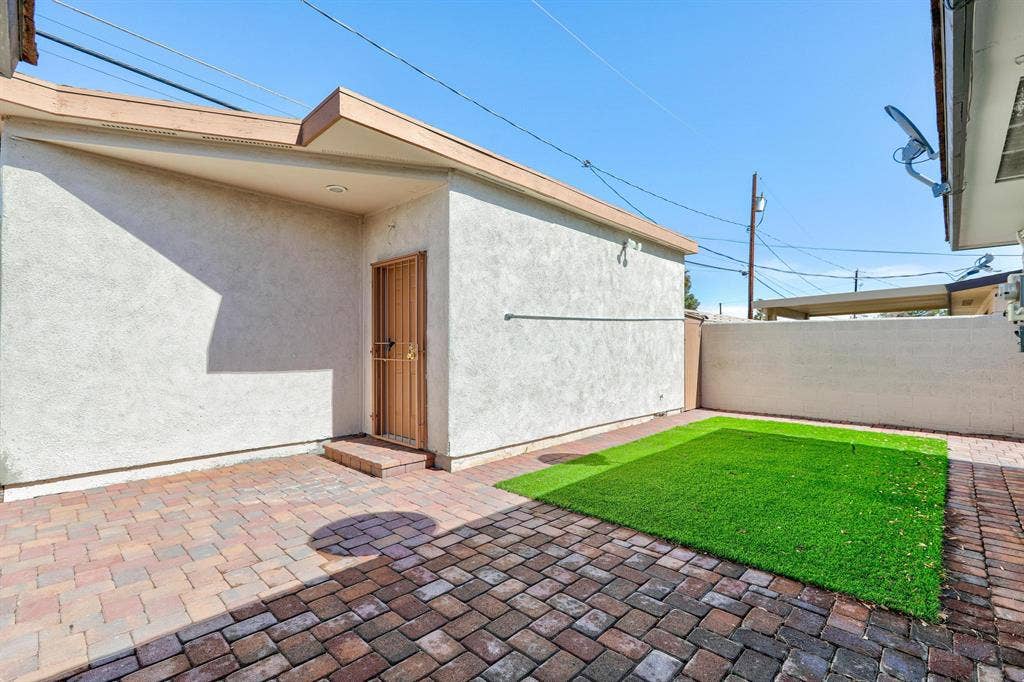 8 BR in Las Vegas