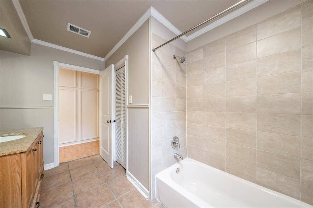 9 BR in Houston