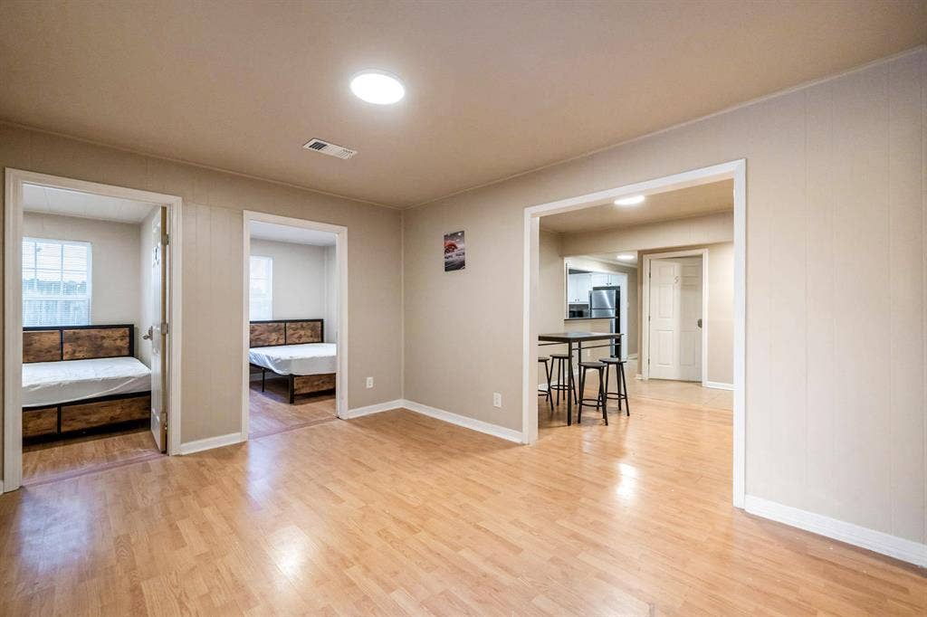 9 BR in Houston