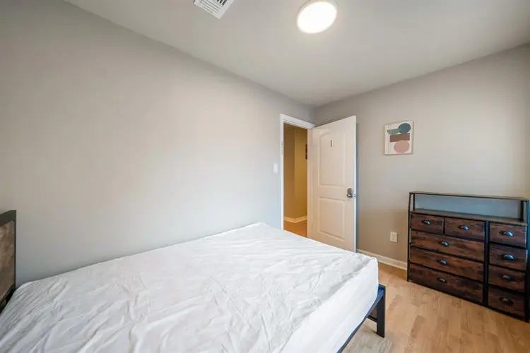 9 BR in Houston
