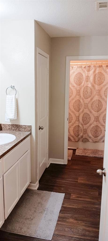 6 BR in Houston