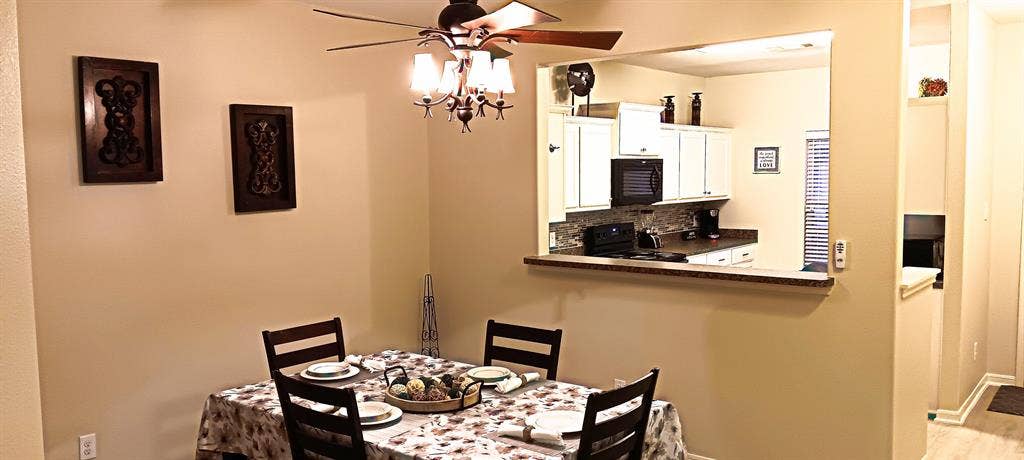 6 BR in Houston