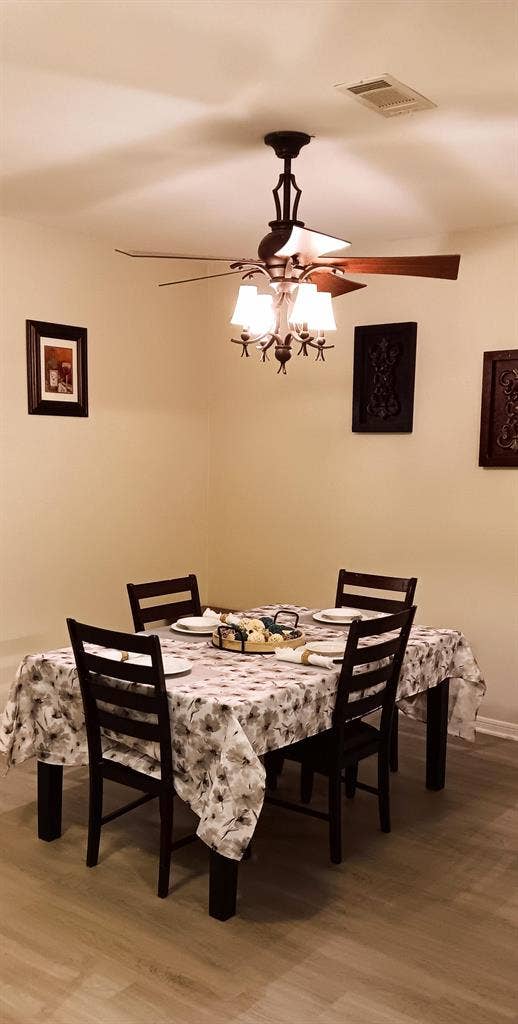 6 BR in Houston