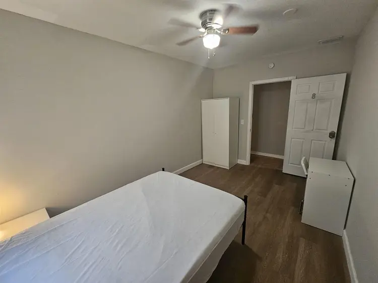 12 BR in St. Petersburg
