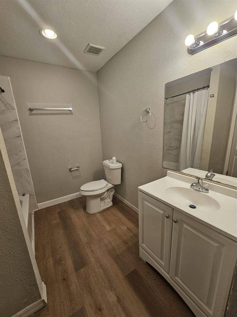 12 BR in St. Petersburg