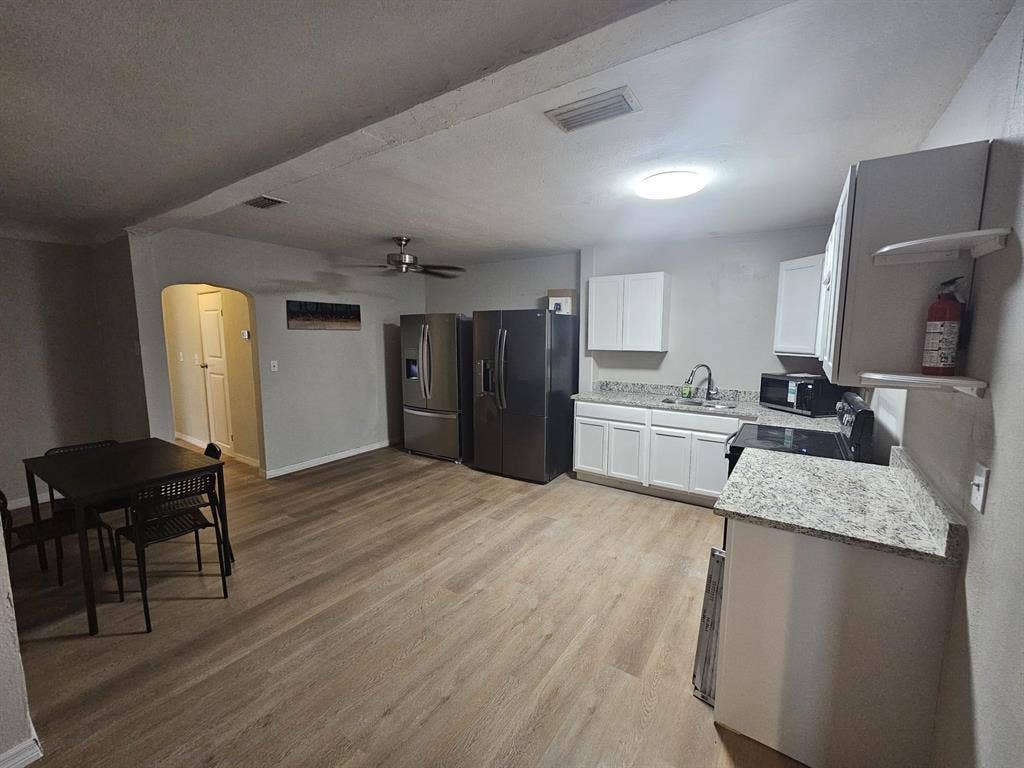 12 BR in St. Petersburg