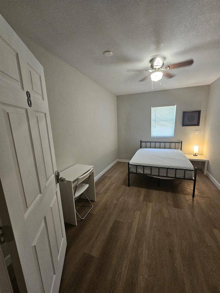 12 BR in St. Petersburg