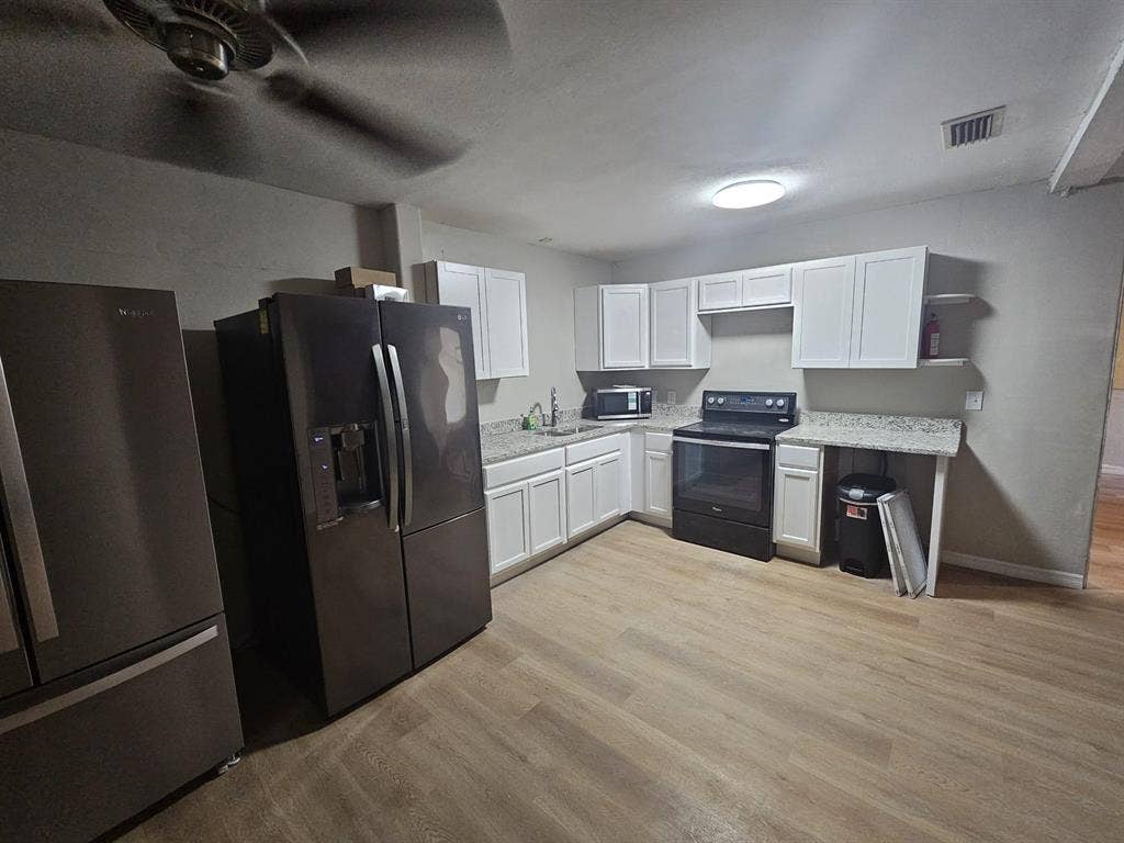 12 BR in St. Petersburg