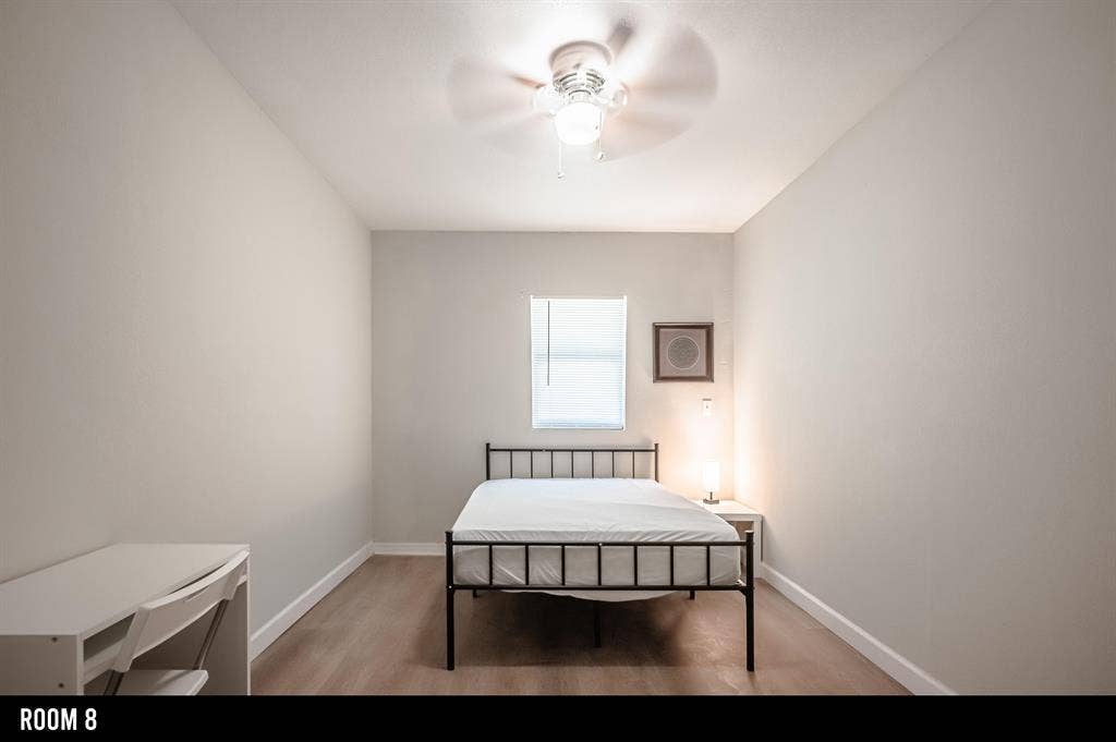 12 BR in St. Petersburg
