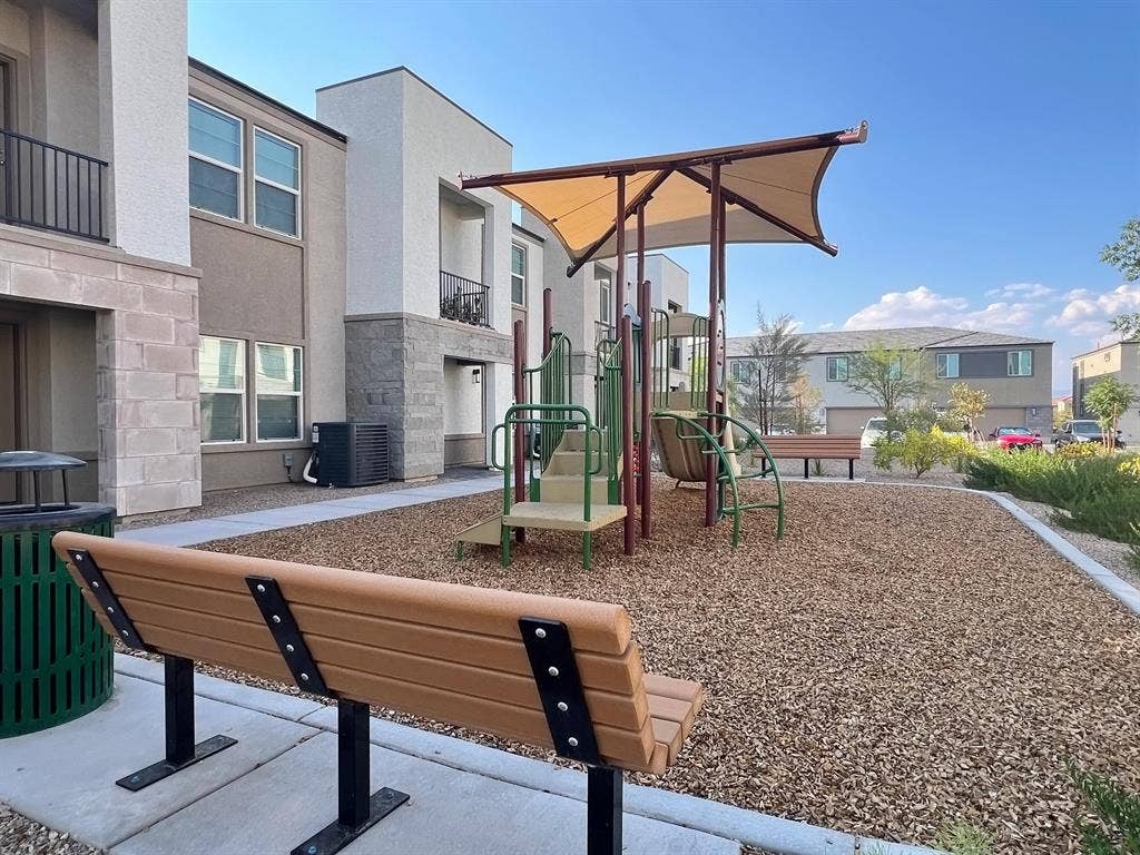 4 BR in Las Vegas