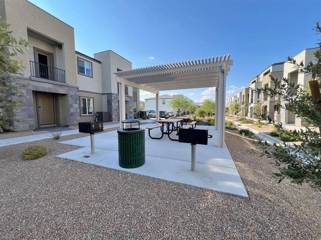 4 BR in Las Vegas